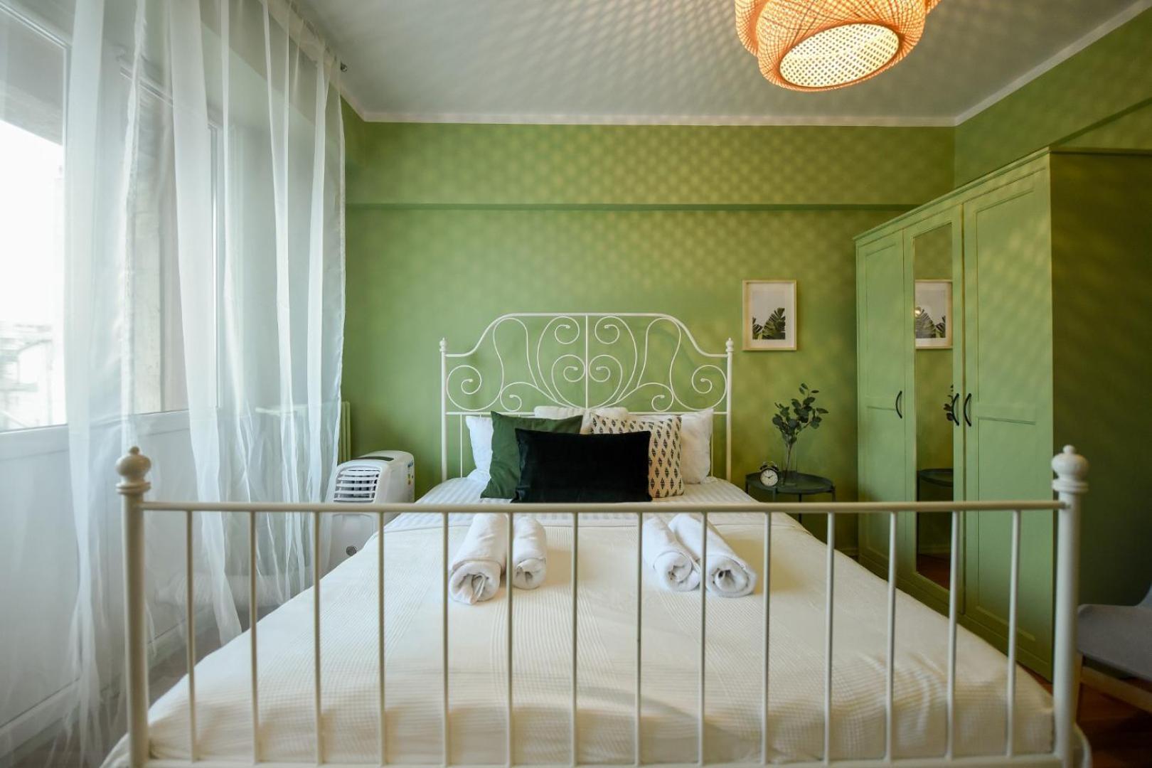 Apartamento Chic With Breathtaking Views Over Calea Victoriei - Your Heaven Bucarest